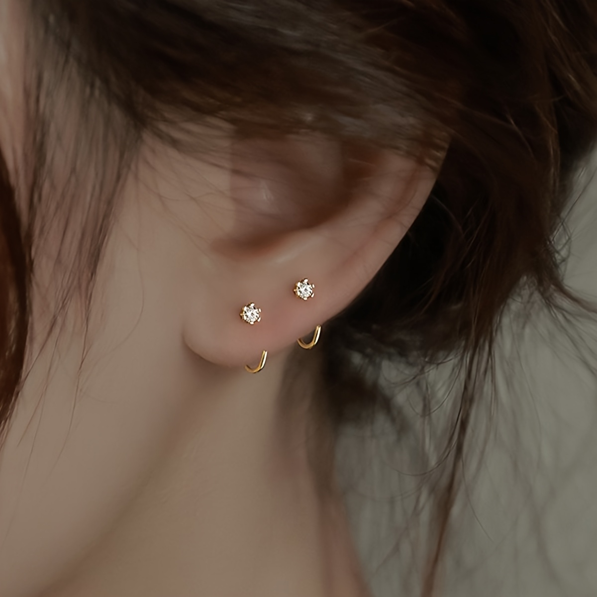 Cute Small Synthetic Zirconia Inlaid Women's Stud Earrings